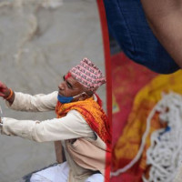 नगद रकमसहित एक पक्राउ