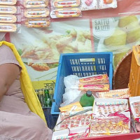 सिराहामा उम्मेदवारहरू घर दैलोमा व्यस्त