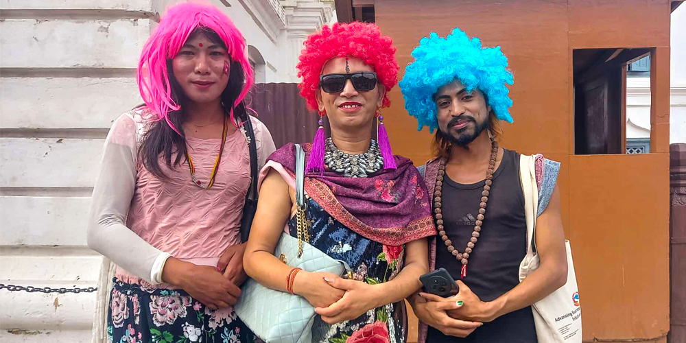 गुम्सेका भावना खुलाउन चाहन्छन् 'हनी-मनी'