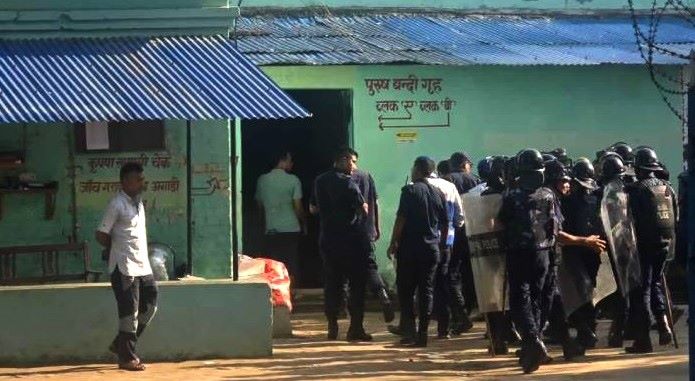 कैलाली कारागारभित्र सुरक्षाकर्मीको प्रवेश, गरियो कैदीको गणना