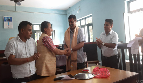 धेरै मुद्दा फछ्र्यौट गर्ने न्यायाधीश घिमिरे सम्मानित
