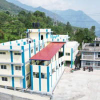मादीनदीको पुल निर्माण तीव्र गतिमा