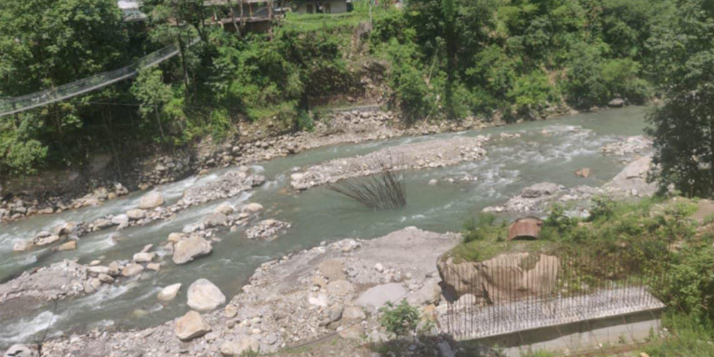 पाँच वर्षदेखि पुल निर्माण अधुरै