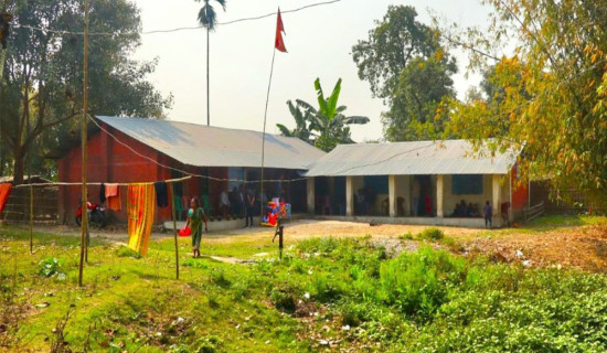 पुल नहुँदा ‘मेची पारि’को विद्यालयमा पठनपाठन ठप्प