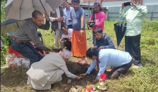 घोराहीमा थिएटर बन्दै