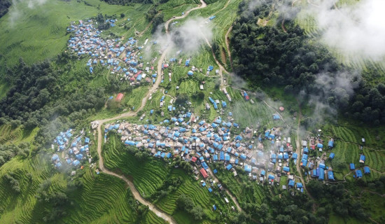 उत्तरी गोरखामा गाडी नचल्दा खाद्यान्न ढुवानीमा समस्या