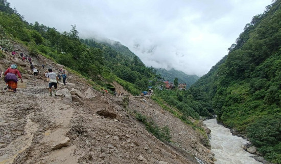 इको पहिरोले सय घरबस्ती उच्च जोखिममा