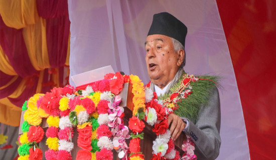गिरिजाबाबुले कोरेको गणतन्त्रको गोरेटो