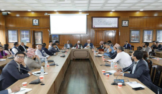 शिक्षक धर्नामा, सञ्चालक सडकमा