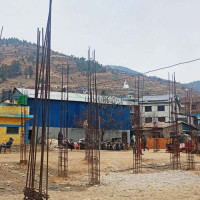 भत्तासँगै छाता र लौरो उपहार