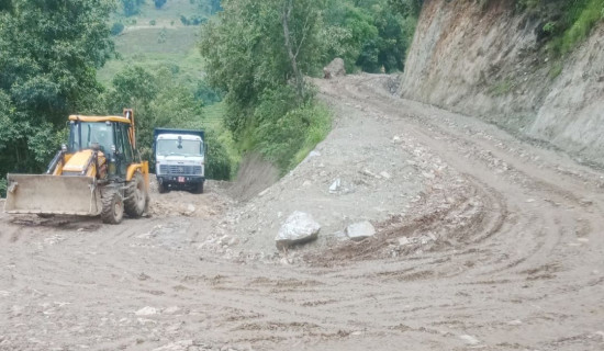 मेरिङ्देन सडक मर्मतपछि यातायात सेवा सहज