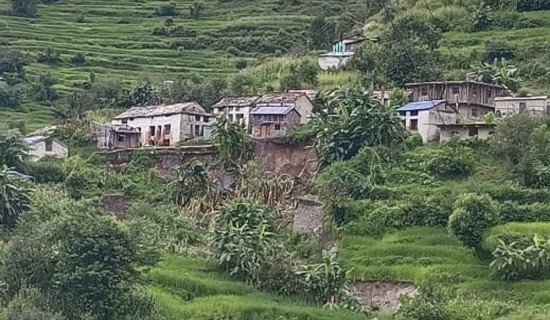 पहिरोको उच्च जोखिममा जिल्ली गाउँ