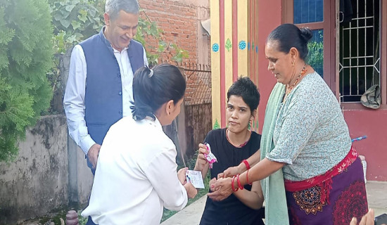 फरक क्षमता भएकी २७ वर्षीया पन्थलाई निवासमै नागरिकता