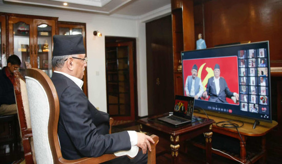 सिनाम पावर हाउसको स्काभेटर र टिप्पर काबेली खोलाले बगायो