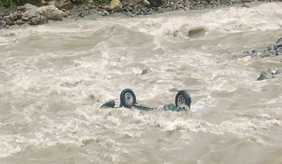 अटो दुर्घटनामा एकको मृत्यु, दुई जना बेपत्ता