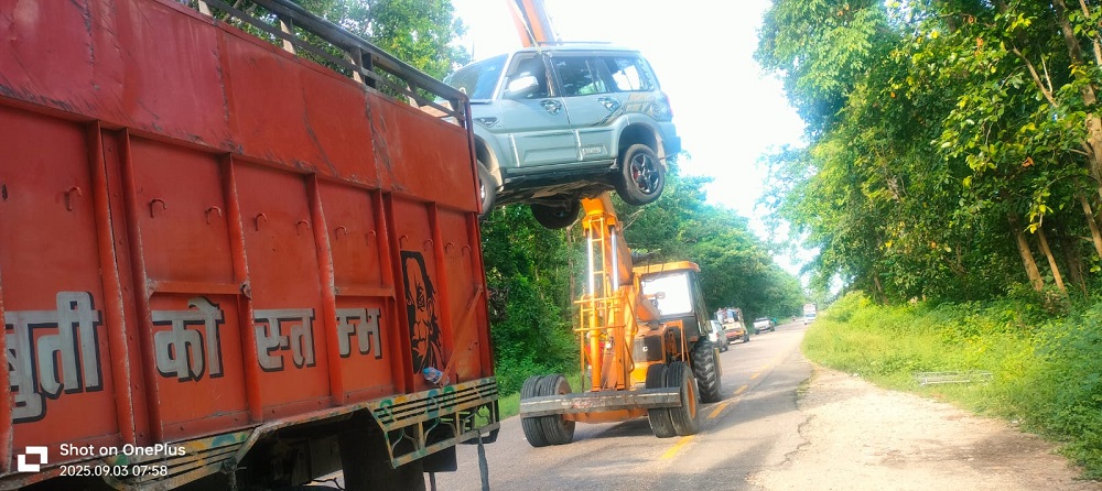 ट्रक र स्कार्पियो एकआपसमा ठोक्किँदा सात जना घाइते
