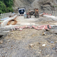 राहदानी खोज्नेको चाप थेग्न हम्मे