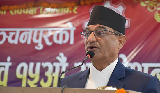 समयमै गुणस्तरीय काम गर्नुस्, शान्तिसुरक्षाको व्यवस्था सरकारले गर्छः गृहमन्त्री लेखक