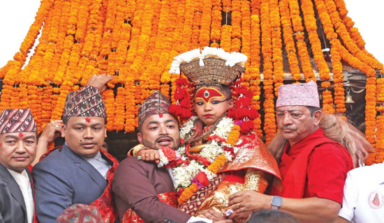 इन्द्रजात्रा मनाइँदै