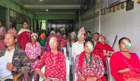 खाँदबारीमा निःशुल्क मोतियाविन्दु शल्यक्रिया