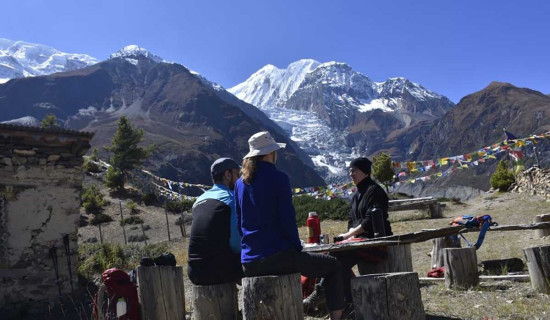 मनाङमा चिनियाँ पर्यटक