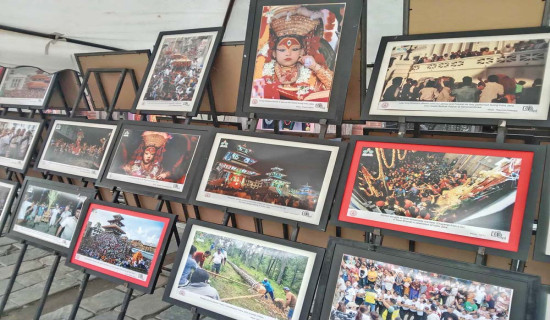 इन्द्रजात्राको रौनक तस्बिरमा