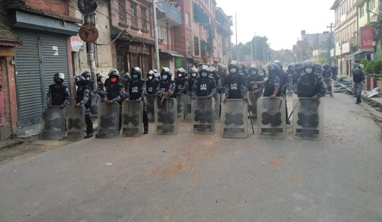ललितपुरका विभिन्न तीन क्षेत्रमा मङ्गलबार बिहान ७ बजेदेखि मध्यरातिसम्म कर्फ्यू आदेश
