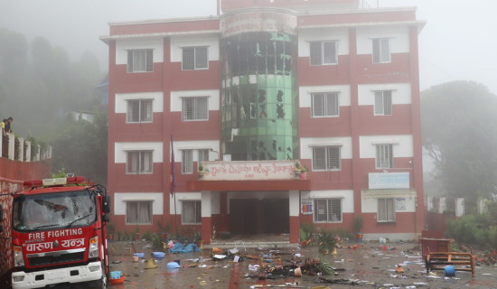 तोडफोड र आगजनीबाट कागजातसहित भौतिक संरचनामा क्षति