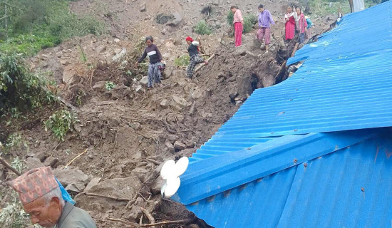पहिरोमा पुरिएर दुईको मृत्यु, तीन जना घाइते