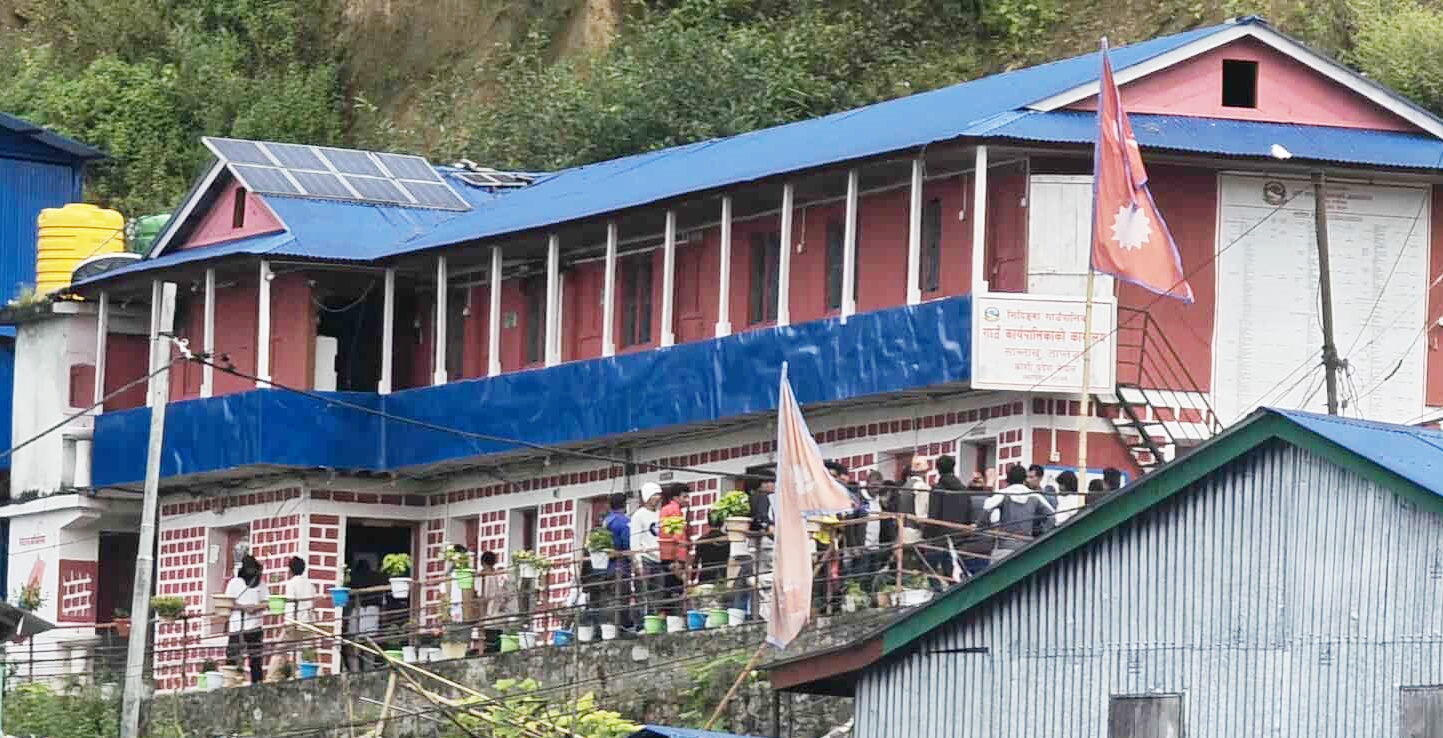 सिदिङ्वा गाउँपालिका कार्यालय तोडफोड