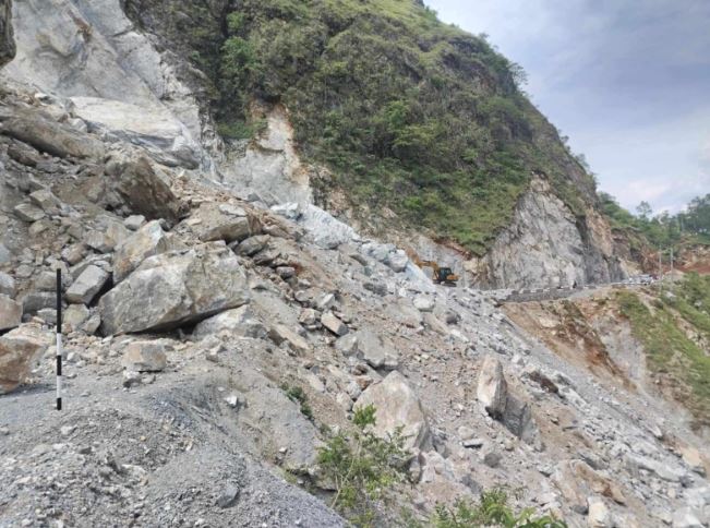 कालीगण्डकी करिडोर सडक अवरुद्ध
