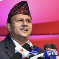 सुनसान छन् बागलुङका घरबास
