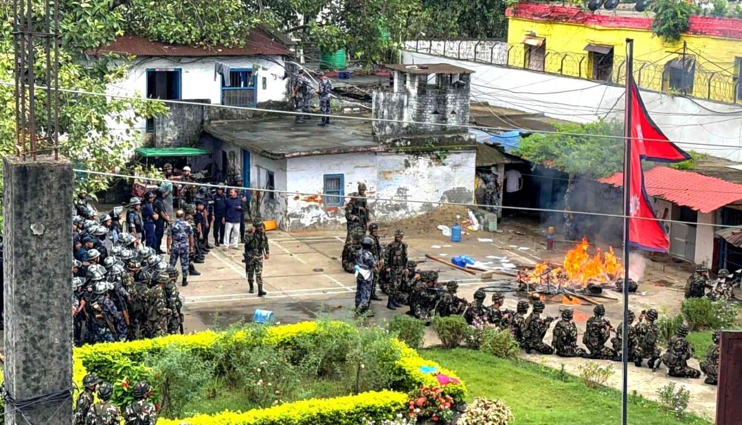 नेपालगन्ज कारागारमा आगजनी, गोली चल्दा कैदी घाइते