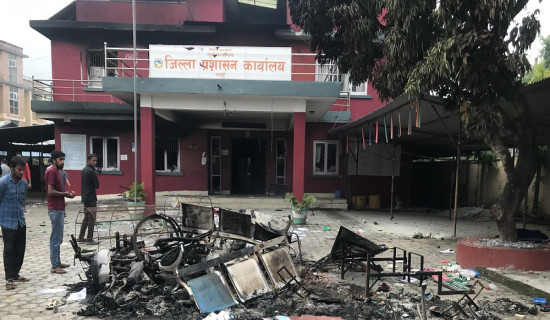 तनहुँ प्रशासन कार्यालय जलेपछि अस्थायी भवनबाट सेवा