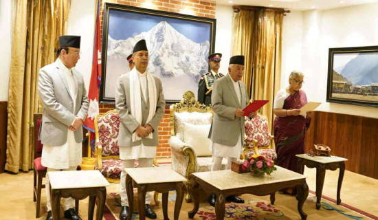 राष्ट्रपतिसमक्ष प्रधानमन्त्री कार्कीले लिनुभयो पद तथा गोपनीयताको शपथ