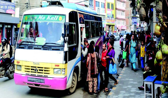 पुरानै लयमा फर्किदै घोराही बजार