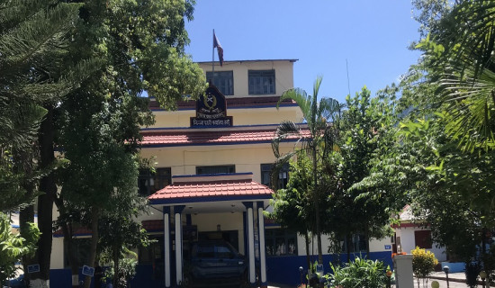 गोरखामा कर्फ्यू हट्यो
