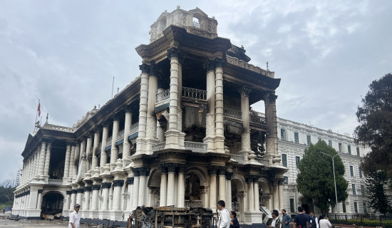 इतिहास बोकेर फेरि उभिनेछ सिंहदरबार