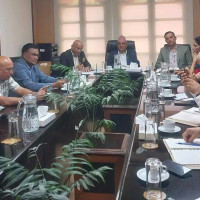 राजमार्ग र पालिकाको केन्द्र जोड्ने सडक अवरुद्ध