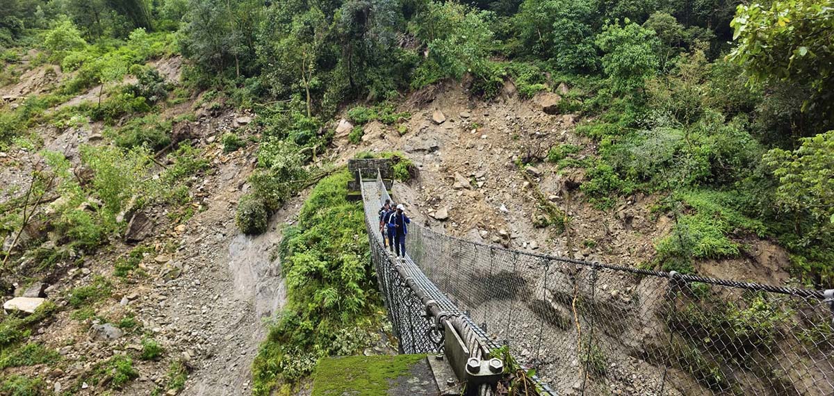 पहिरोले झोलुङ्गे पुलमा क्षति