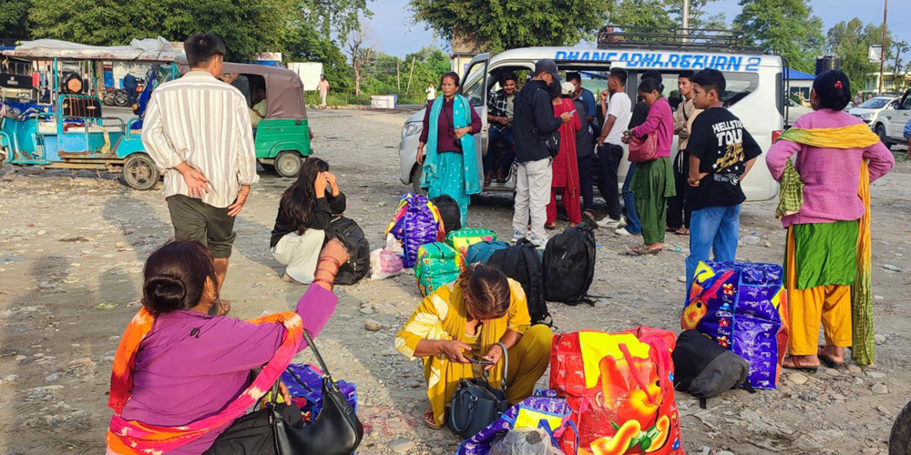 ‘चाडपर्व छोडेर काम खोज्न भारत’