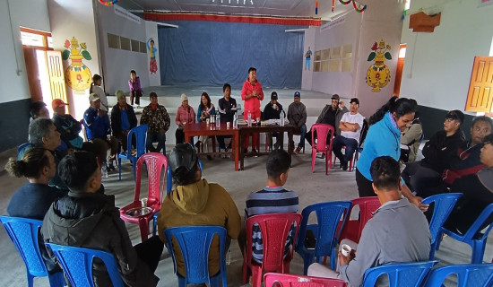 बेलुन पड्किदा उपप्रधानमन्त्री पौडेल र नगरप्रमुख आचार्य घाइते