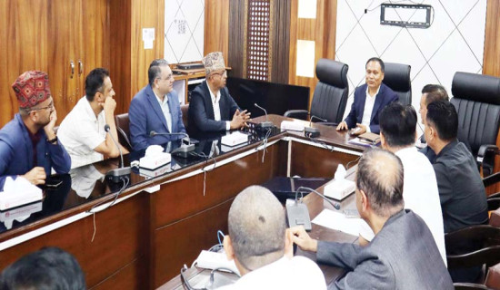 बिजुली उत्पादन रोक्नु हुँदैन : ऊर्जामन्त्री