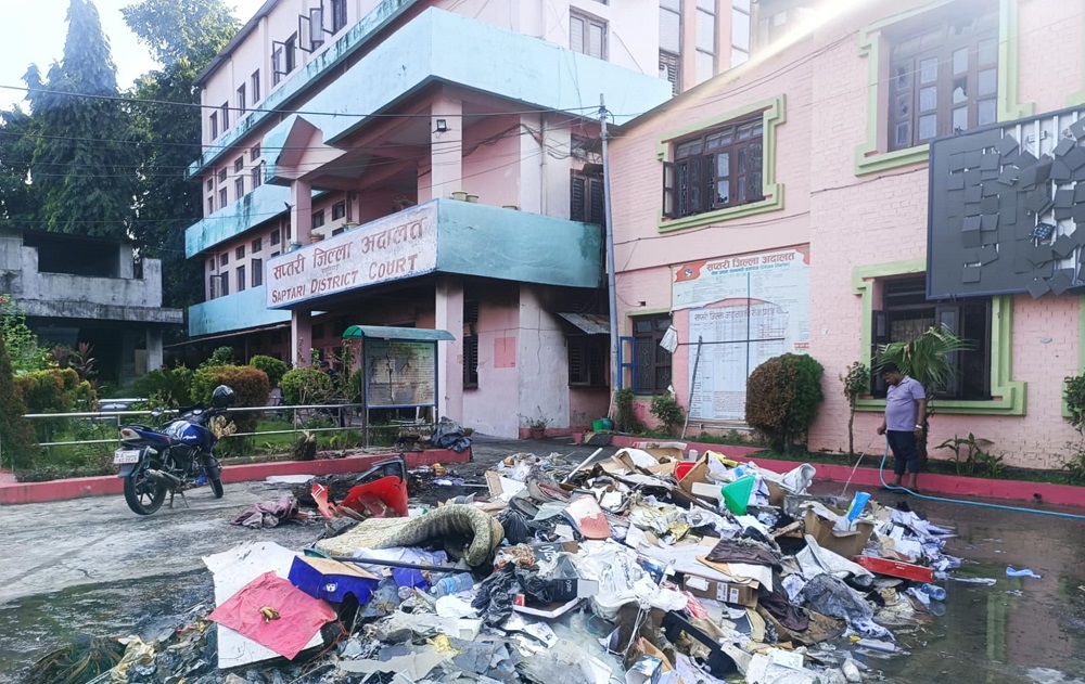 उच्च र सप्तरी जिल्ला अदालतको सरसफाइ तीव्र