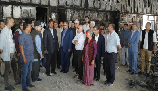 एमाले नेताहरूद्वारा कांग्रेस पार्टी कार्यालय अवलोकन