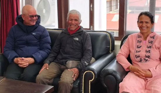 दामोदरकुण्ड जाने भक्तजनलाई निःशुल्क भोजन