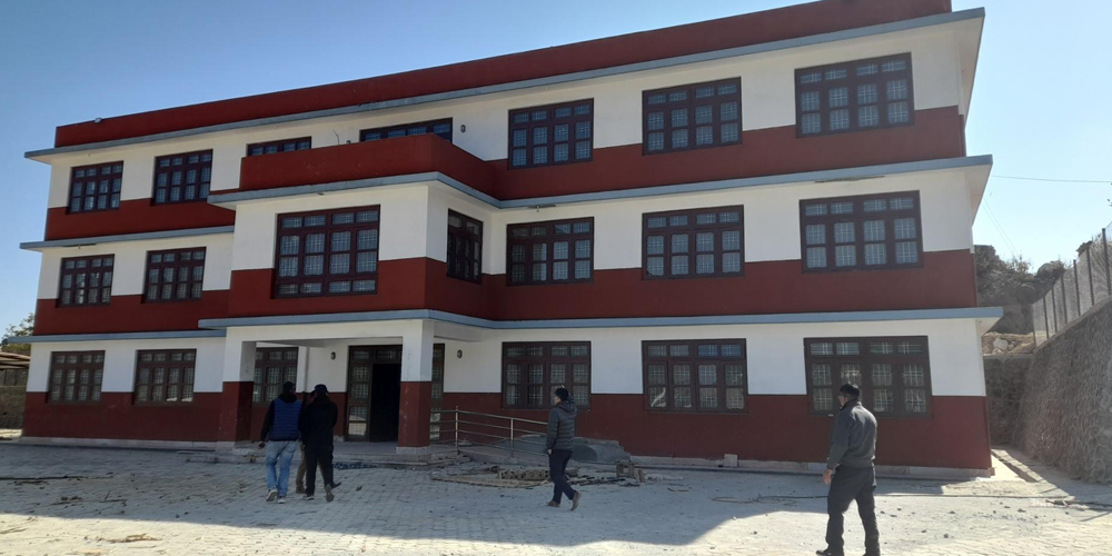 महाशिला गाउँपालिकाले आफ्नै भवनबाट सेवा थाल्यो
