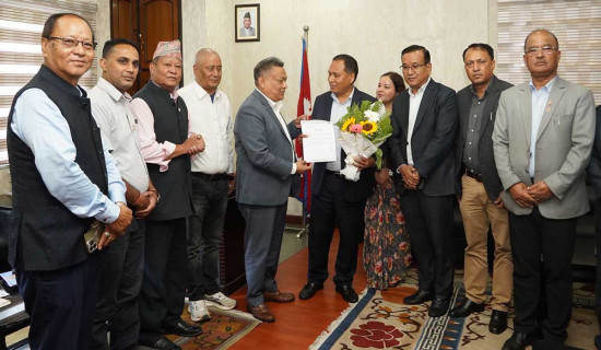 लामो समयदेखि जीर्ण अवस्थामा रहेका आयोजना राख्न हुँदैनः मन्त्री घिसिङ