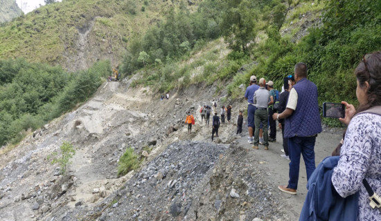 दसैँअघि तातोपानी नाकाबाट चिनियाँ सामान नआउने, व्यापारी निराश