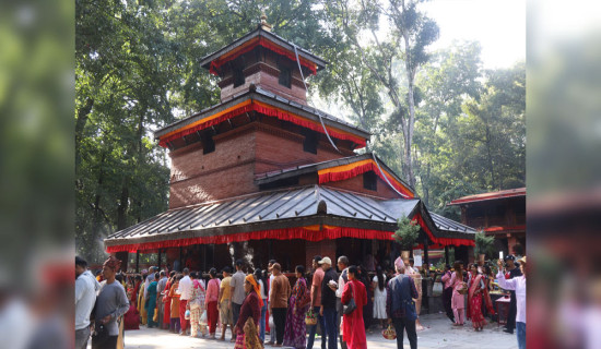 नवरात्रि सुरु भएसँगै शक्तिपीठमा भक्तजनकाे भीड